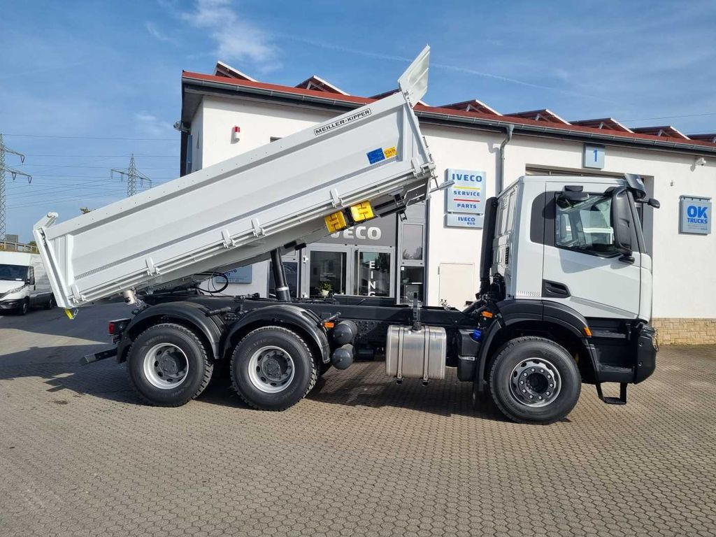 Iveco AD300X48Z HR OFF 6x4 Meiller-Kipper + Bordmatik - Billenőplatós teherautó: 2 kép. Iveco AD300X48Z HR OFF 6x4 Meiller-Kipper + Bordmatik - Billenőplatós teherautó: 2 kép.