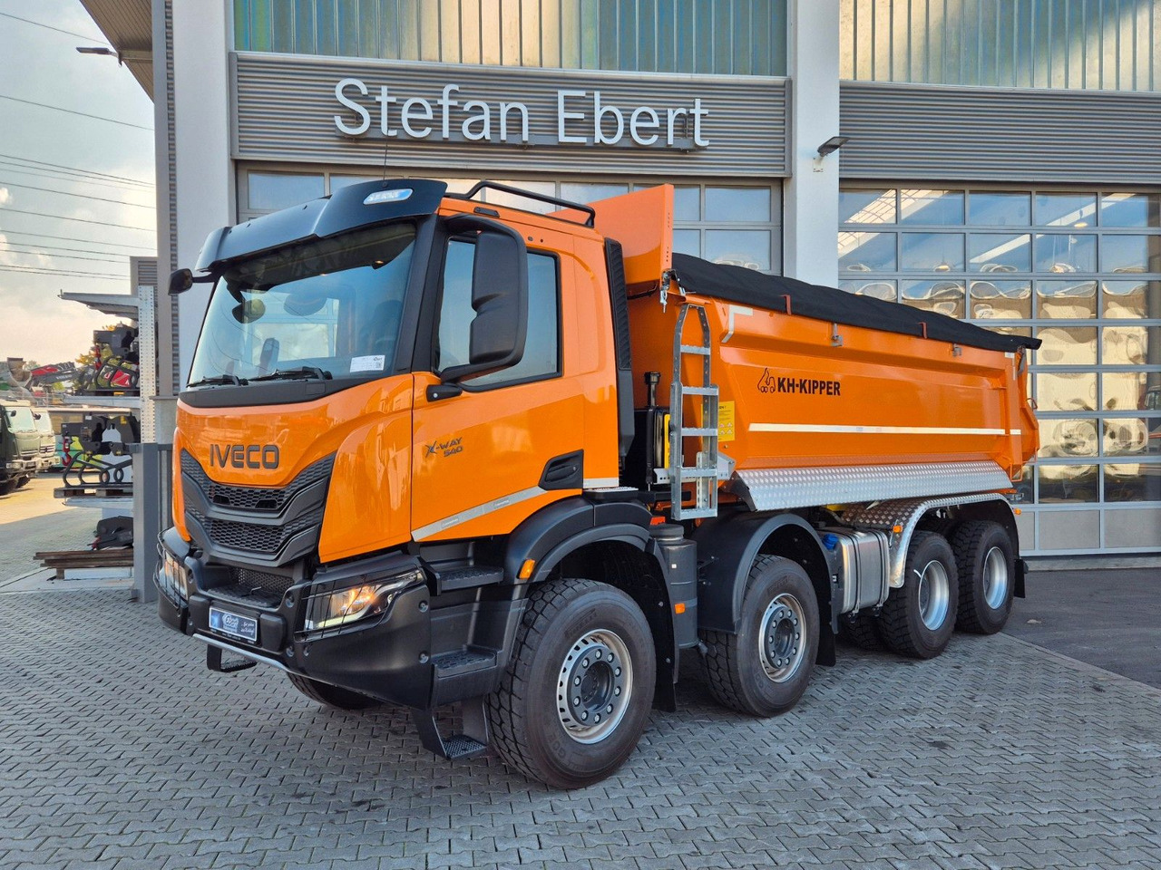Iveco AD360X54Z HR OFF 8x4 Intarder AHK - Konténerszállító: 4 kép. Iveco AD360X54Z HR OFF 8x4 Intarder AHK - Konténerszállító: 4 kép.