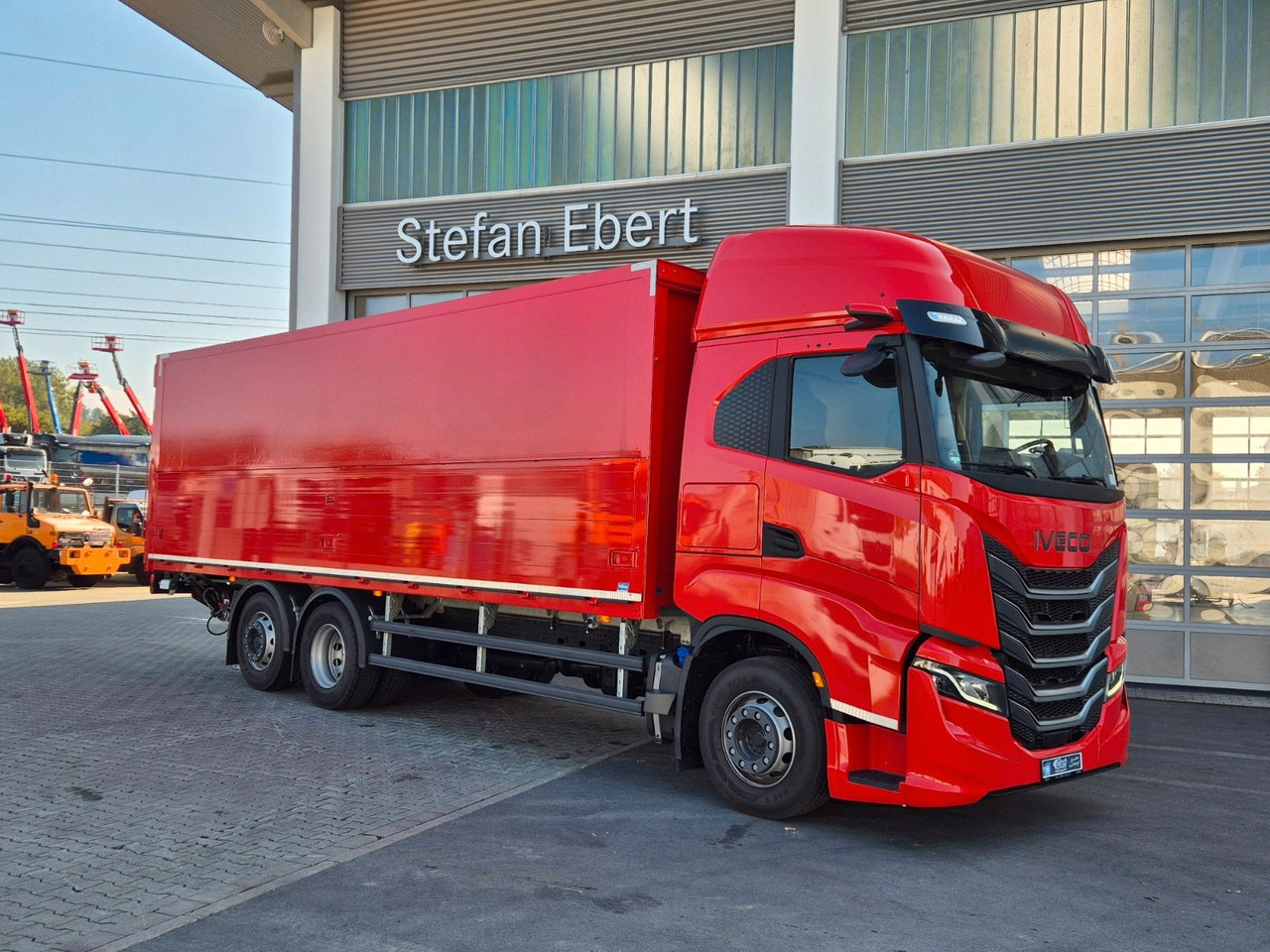 Iveco AS260S50Y/FS Schwenkwand LBW 2xAHK CAM Intarder - Italszállító teherautó: 4 kép. Iveco AS260S50Y/FS Schwenkwand LBW 2xAHK CAM Intarder - Italszállító teherautó: 4 kép.