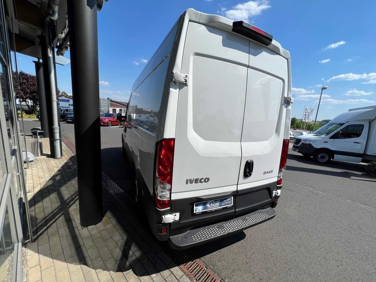 Iveco Daily 35 S 16 V *Klima*3.520mm* - Furgon: 5 kép. Iveco Daily 35 S 16 V *Klima*3.520mm* - Furgon: 5 kép.