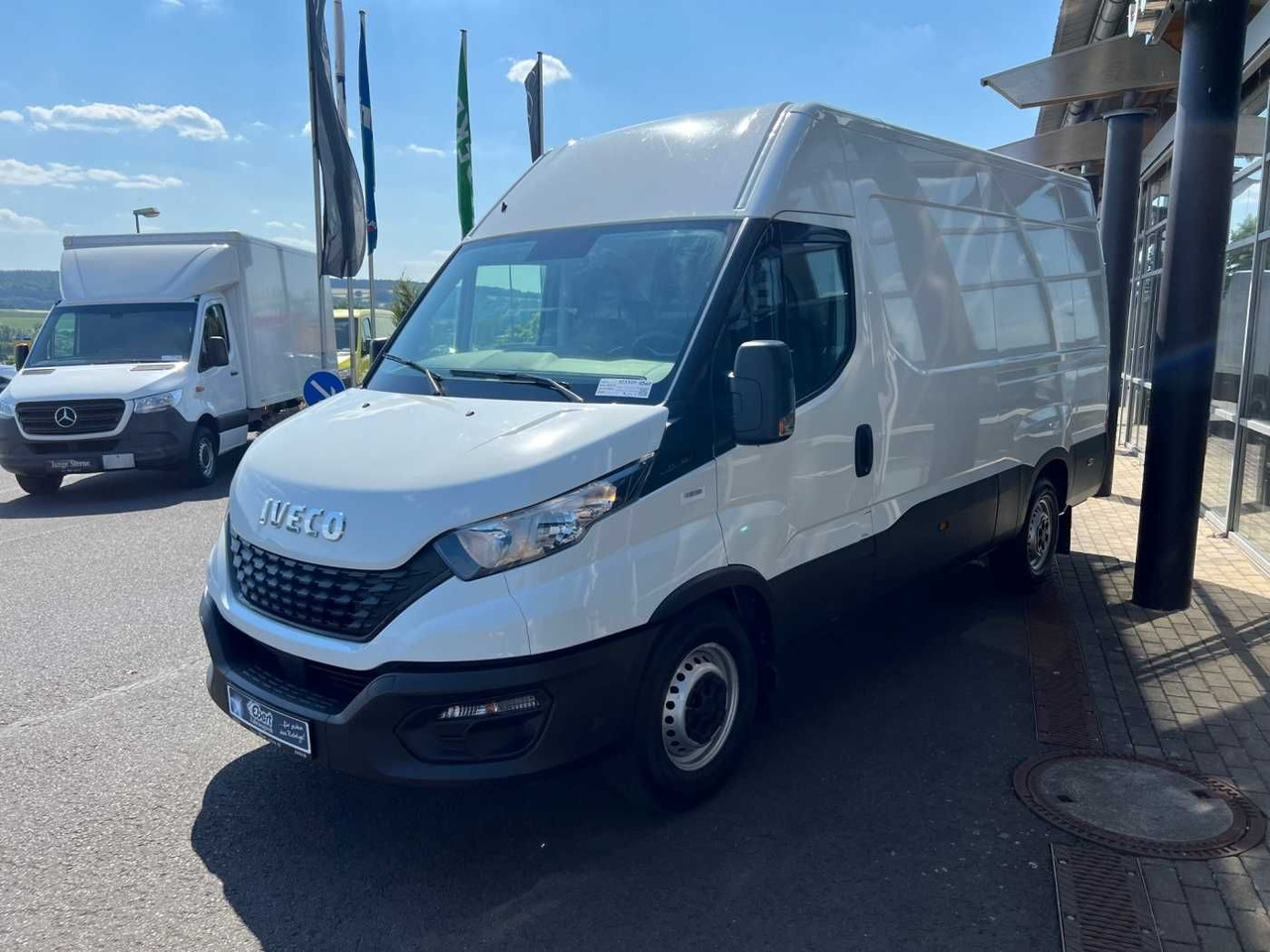 Iveco Daily 35 S 16 V *Klima*3.520mm* - Furgon: 4 kép. Iveco Daily 35 S 16 V *Klima*3.520mm* - Furgon: 4 kép.