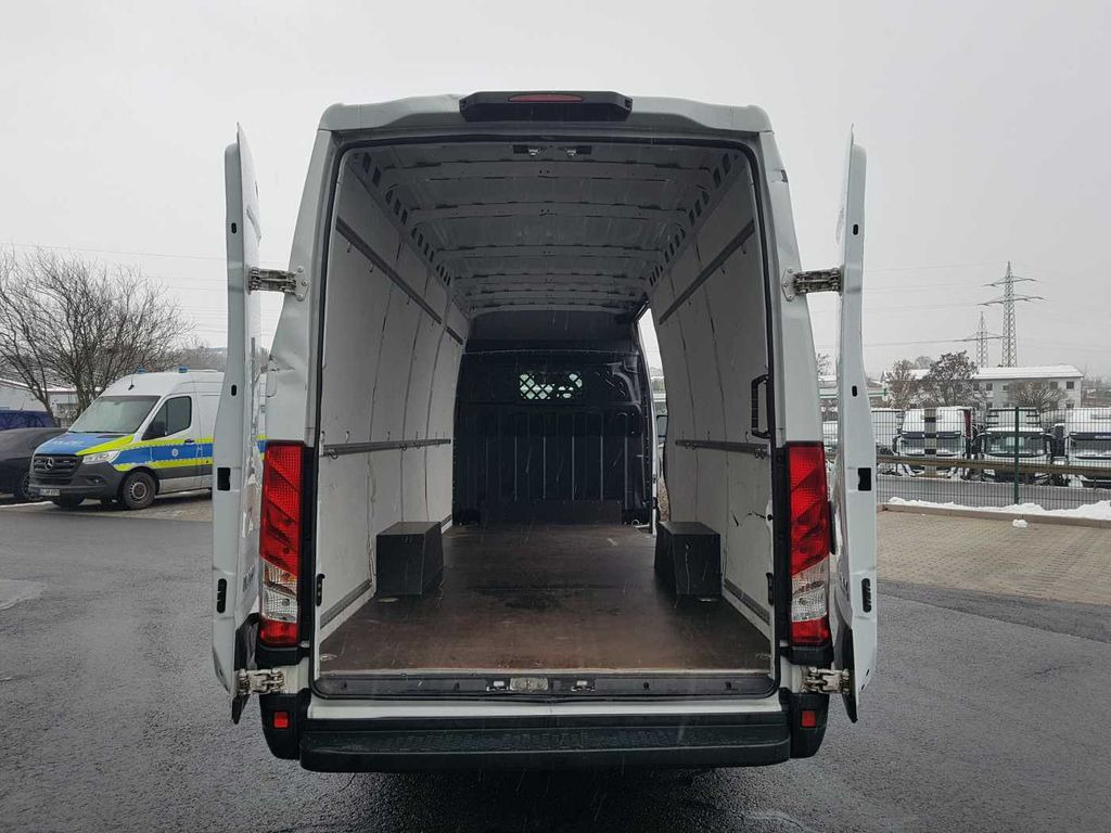 Iveco Daily 35 S16 A8 V *Klima*Automatik*L4.100mm*  - Furgon: 5 kép. Iveco Daily 35 S16 A8 V *Klima*Automatik*L4.100mm*  - Furgon: 5 kép.