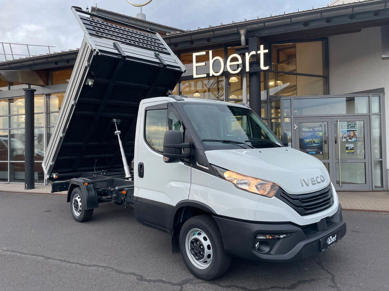 Iveco Daily 35S14 A8*R3.450mm*Automatik*Kamera*2Sitze* - Billenőplatós kisteherautó: 1 kép. Iveco Daily 35S14 A8*R3.450mm*Automatik*Kamera*2Sitze* - Billenőplatós kisteherautó: 1 kép.