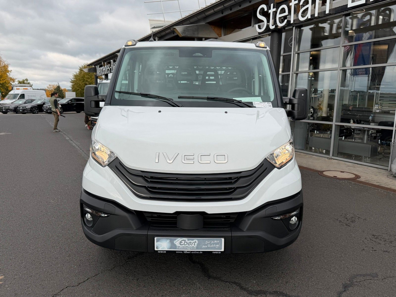 Iveco Daily 35S16 A8 *R.3450mm*Automatik*AHK*7-Sitze* - Billenőplatós kisteherautó, Duplakabinos kisteherautó: 2 kép. Iveco Daily 35S16 A8 *R.3450mm*Automatik*AHK*7-Sitze* - Billenőplatós kisteherautó, Duplakabinos kisteherautó: 2 kép.
