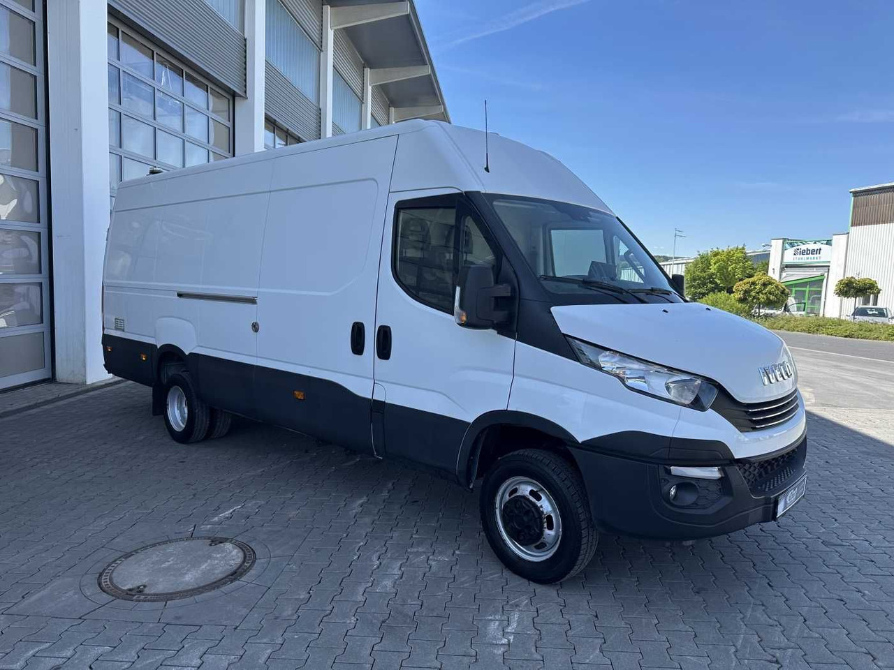 Iveco Daily 50C16 R4.100mm *AHK*Automatik*Ladekran* - Furgon: 3 kép. Iveco Daily 50C16 R4.100mm *AHK*Automatik*Ladekran* - Furgon: 3 kép.