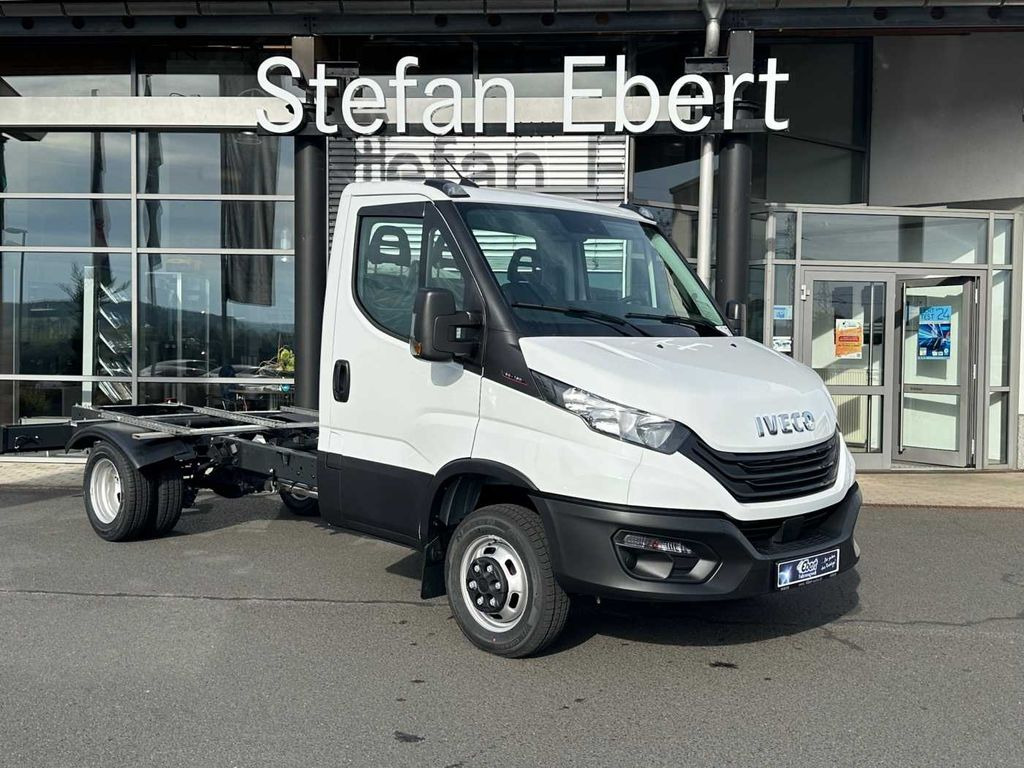 Iveco Daily 50C18 3.0L *R3750mm*Navi*Klima* 3x - Alvaz teherautó: 1 kép. Iveco Daily 50C18 3.0L *R3750mm*Navi*Klima* 3x - Alvaz teherautó: 1 kép.