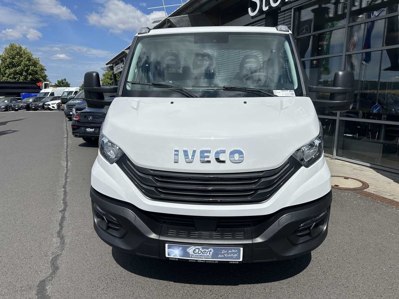 Iveco Daily 70C18 H 3.0L *R3.750mm*AHK*Luft*Sperre* - Horgos rakodó teherautó: 2 kép. Iveco Daily 70C18 H 3.0L *R3.750mm*AHK*Luft*Sperre* - Horgos rakodó teherautó: 2 kép.