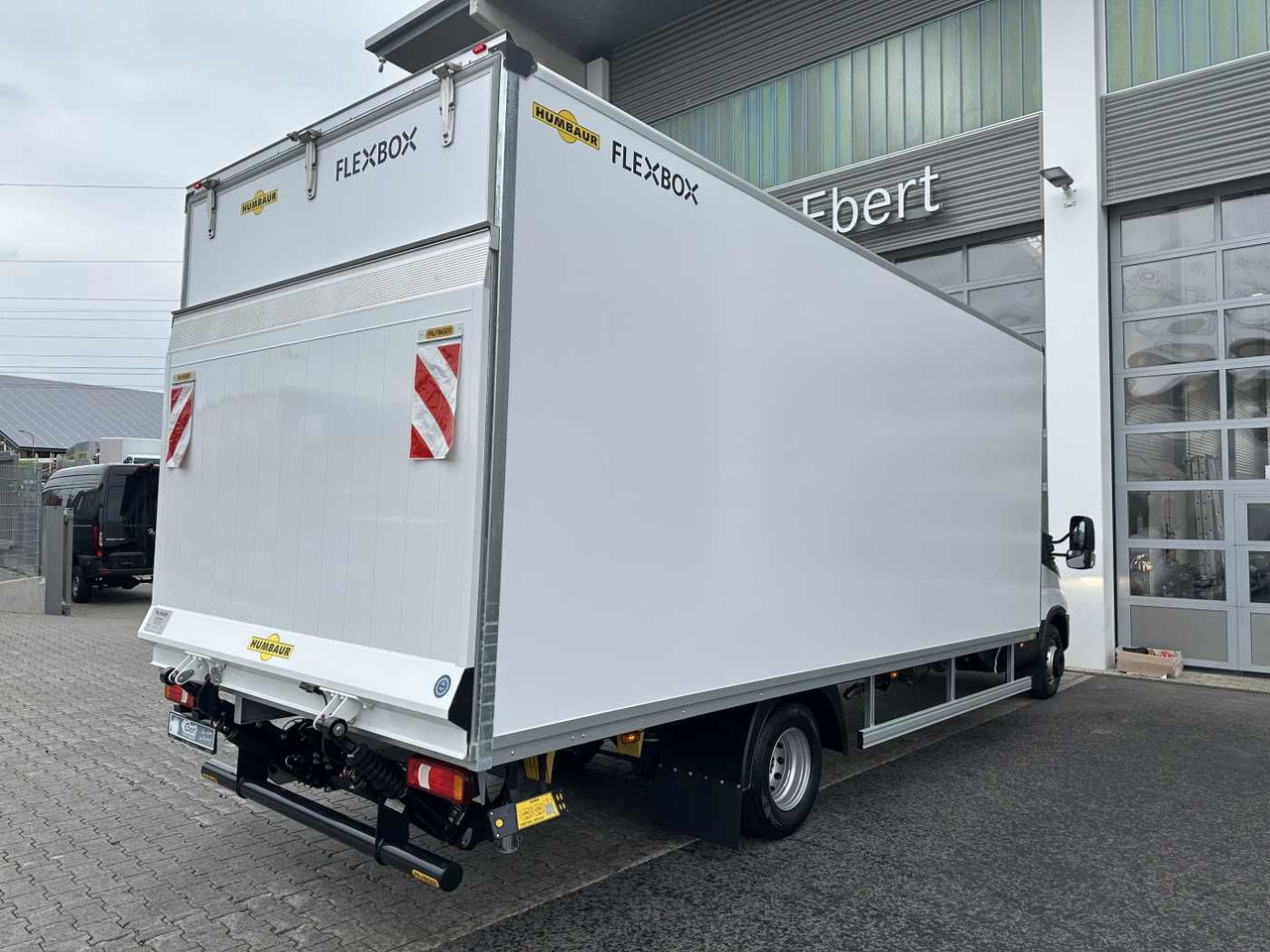 Iveco Daily 70C18 HA8 *R5.100mm*LBW*Luft*Automatik* - Dobozos kisteherautó: 5 kép. Iveco Daily 70C18 HA8 *R5.100mm*LBW*Luft*Automatik* - Dobozos kisteherautó: 5 kép.