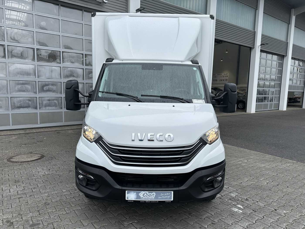 Iveco Daily 70C18 HA8 *R5.100mm*LBW*Luft*Automatik* - Dobozos kisteherautó: 2 kép. Iveco Daily 70C18 HA8 *R5.100mm*LBW*Luft*Automatik* - Dobozos kisteherautó: 2 kép.