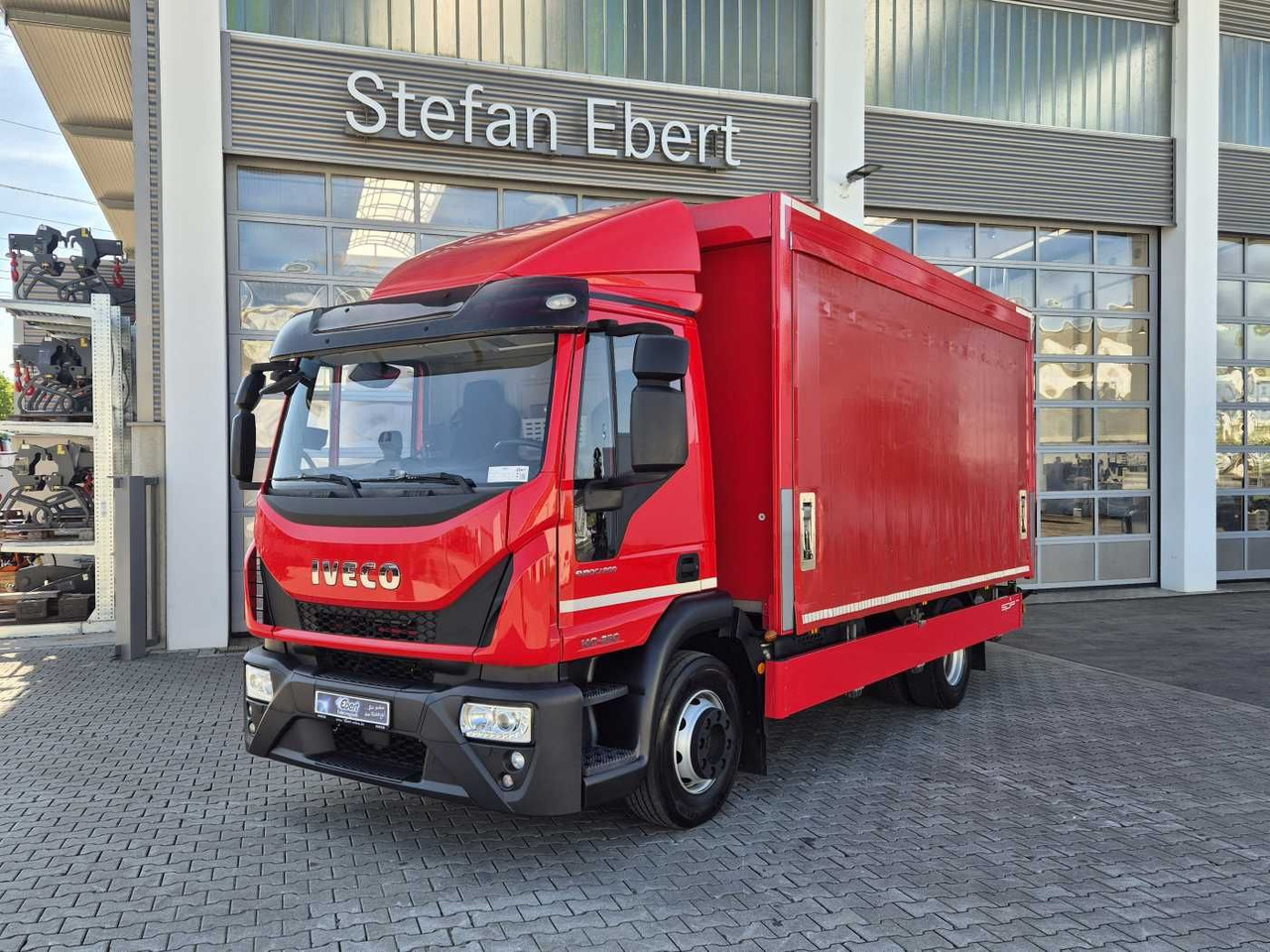 Iveco Eurocargo ML140E25/P Schiebeplanen LBW 1.500kg - Italszállító teherautó: 2 kép. Iveco Eurocargo ML140E25/P Schiebeplanen LBW 1.500kg - Italszállító teherautó: 2 kép.