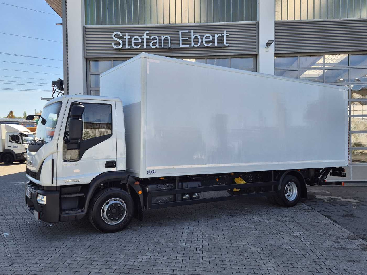 Iveco Eurocargo ML140E28/P 4x2 *LBW*AHK*Klima / 3x - Dobozos felépítményű teherautó: 3 kép. Iveco Eurocargo ML140E28/P 4x2 *LBW*AHK*Klima / 3x - Dobozos felépítményű teherautó: 3 kép.