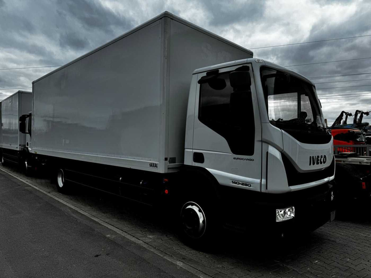 Iveco Eurocargo ML140E28/P 4x2 *LBW*AHK*Klima / 3x - Dobozos felépítményű teherautó: 2 kép. Iveco Eurocargo ML140E28/P 4x2 *LBW*AHK*Klima / 3x - Dobozos felépítményű teherautó: 2 kép.