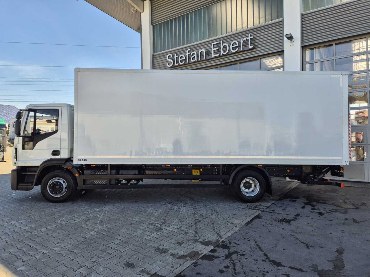 Iveco Eurocargo ML140E28/P 4x2 *LBW*AHK*Klima / 3x - Dobozos felépítményű teherautó: 5 kép. Iveco Eurocargo ML140E28/P 4x2 *LBW*AHK*Klima / 3x - Dobozos felépítményű teherautó: 5 kép.