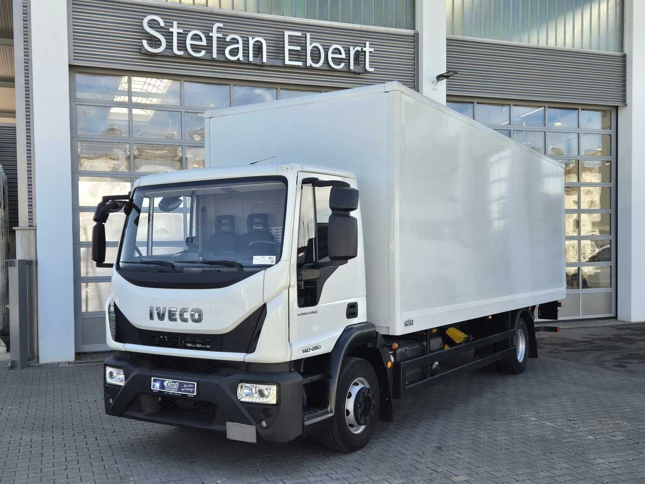Iveco Eurocargo ML140E28/P 4x2 *LBW*AHK*Klima / 3x - Dobozos felépítményű teherautó: 1 kép. Iveco Eurocargo ML140E28/P 4x2 *LBW*AHK*Klima / 3x - Dobozos felépítményű teherautó: 1 kép.