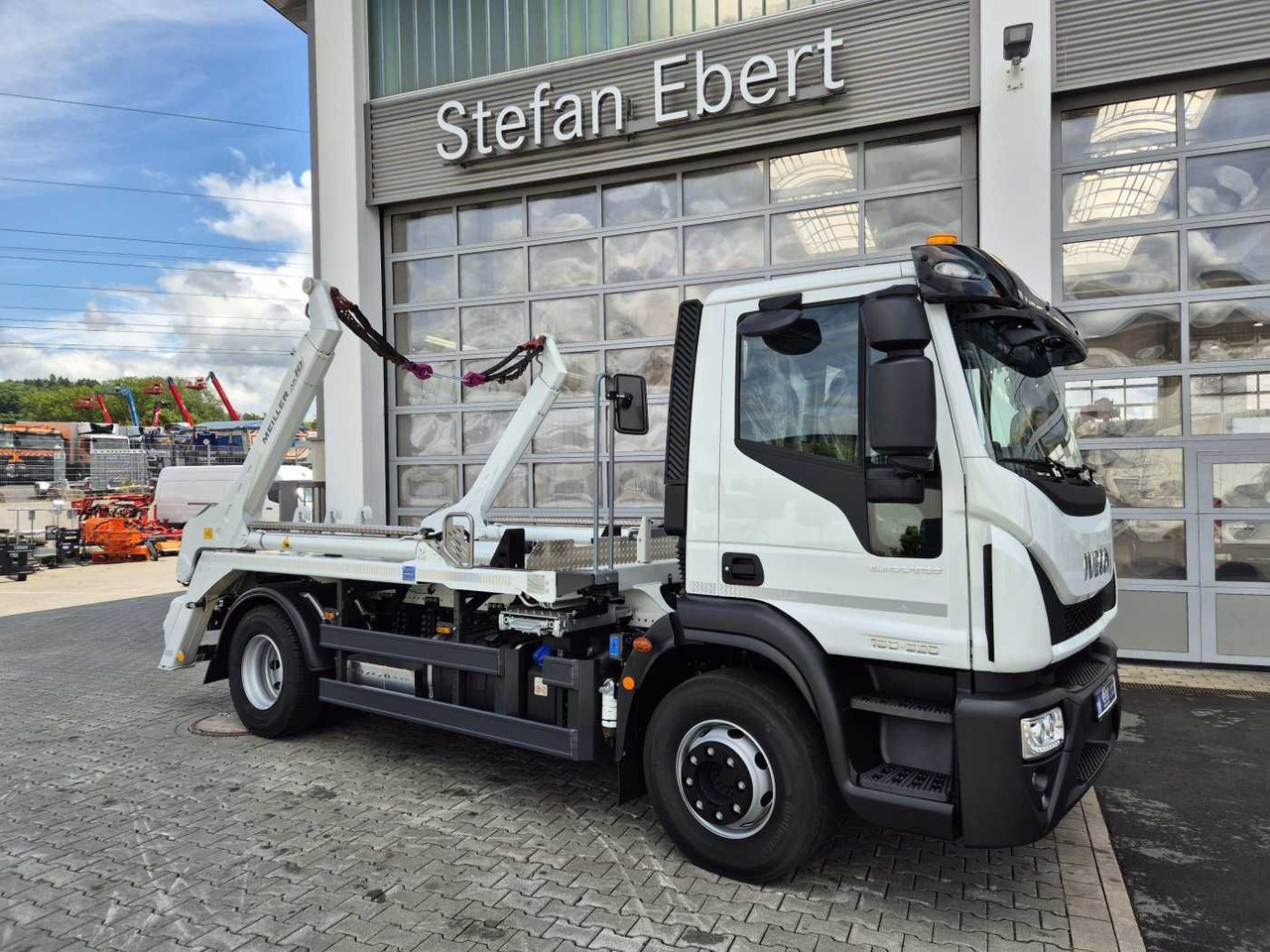 Iveco Eurocargo ML160E32/P Meiller AK 10. T Funk AHK - Billenőplatós teherautó: 4 kép. Iveco Eurocargo ML160E32/P Meiller AK 10. T Funk AHK - Billenőplatós teherautó: 4 kép.