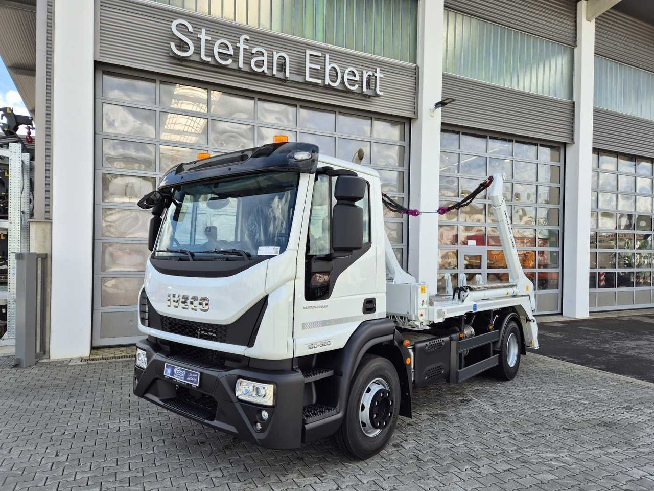 Iveco Eurocargo ML160E32/P Meiller AK 10. T Funk AHK - Billenőplatós teherautó: 2 kép. Iveco Eurocargo ML160E32/P Meiller AK 10. T Funk AHK - Billenőplatós teherautó: 2 kép.