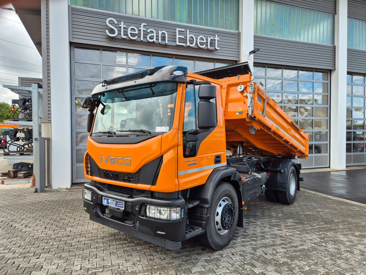 Iveco Eurocargo ML180E32K 4x2 Meiller AHK - Billenőplatós teherautó: 4 kép. Iveco Eurocargo ML180E32K 4x2 Meiller AHK - Billenőplatós teherautó: 4 kép.