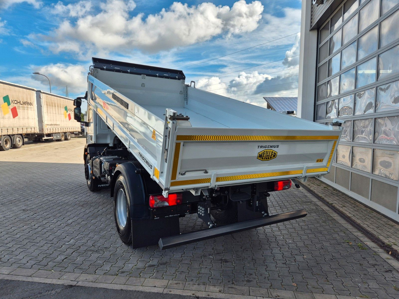 Iveco Eurocargo ML180E32K 4x2 Meiller AHK - Billenőplatós teherautó: 5 kép. Iveco Eurocargo ML180E32K 4x2 Meiller AHK - Billenőplatós teherautó: 5 kép.