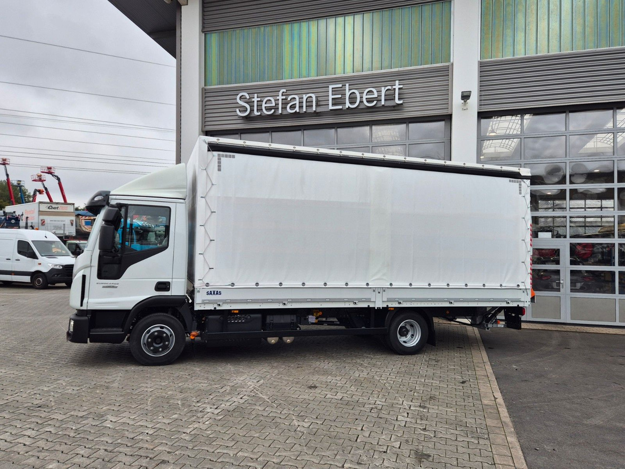 Iveco Eurocargo ML75E19/P LBW Spoiler Klima 3 Sitze - Ponyvás kisteherautó: 5 kép. Iveco Eurocargo ML75E19/P LBW Spoiler Klima 3 Sitze - Ponyvás kisteherautó: 5 kép.