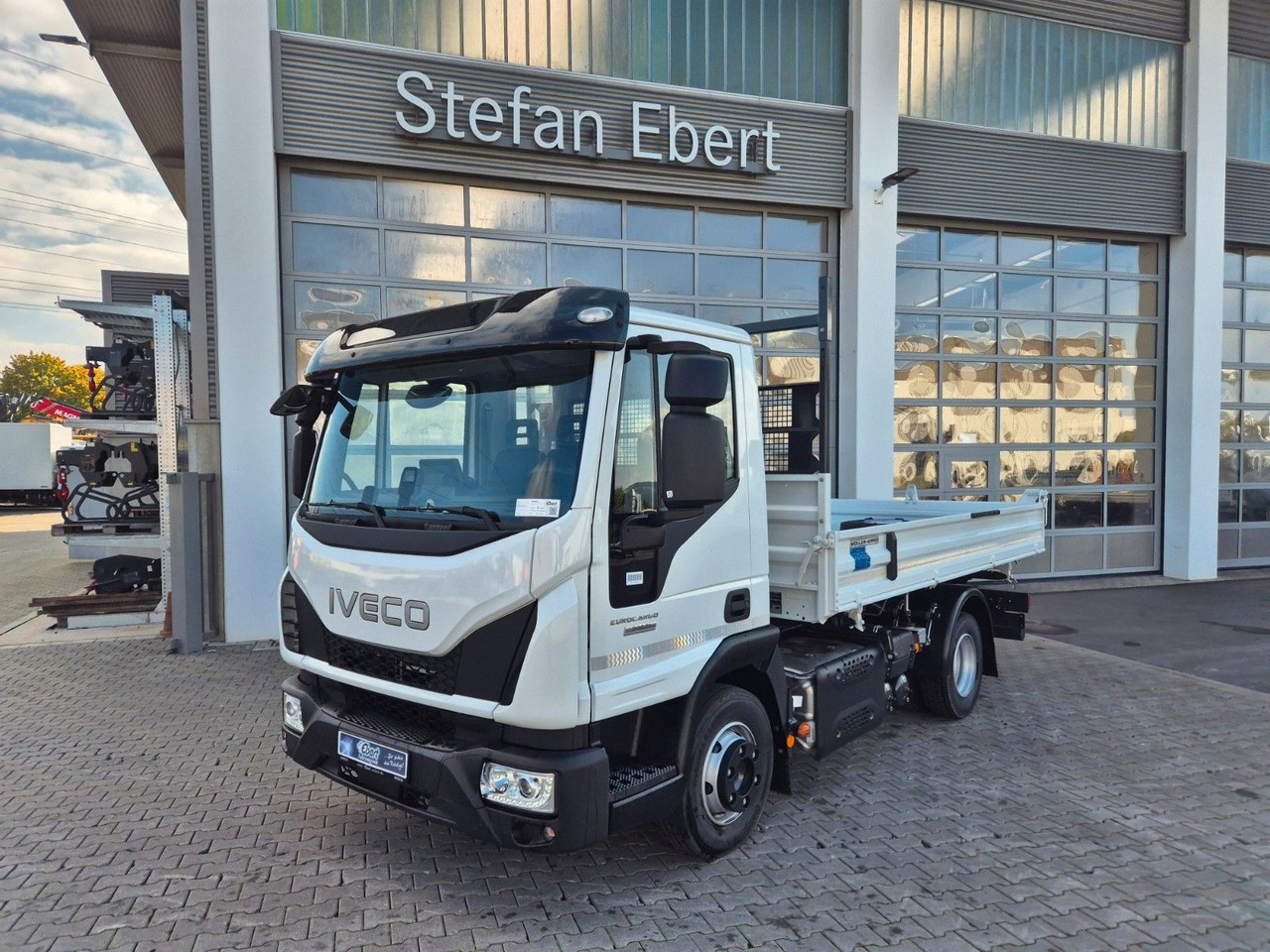 Iveco Eurocargo ML80E21 Meiller 2x AHK 3 Sitze - Billenőplatós teherautó: 3 kép. Iveco Eurocargo ML80E21 Meiller 2x AHK 3 Sitze - Billenőplatós teherautó: 3 kép.