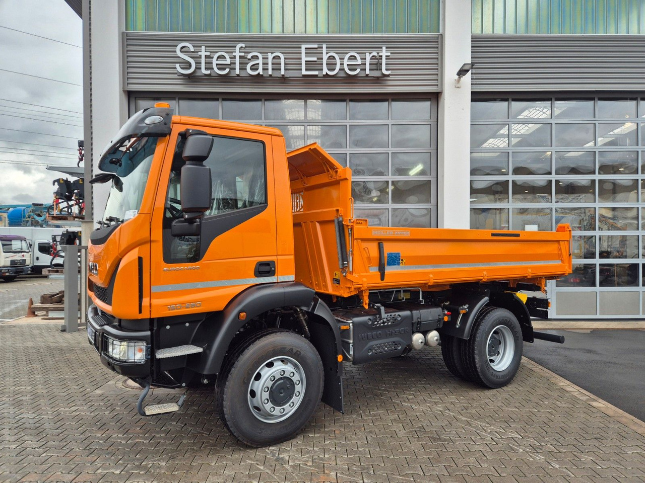 Iveco ML150E28W 4x4 Meiller Dreiseitenkipper 2xAHK - Billenőplatós teherautó: 4 kép. Iveco ML150E28W 4x4 Meiller Dreiseitenkipper 2xAHK - Billenőplatós teherautó: 4 kép.