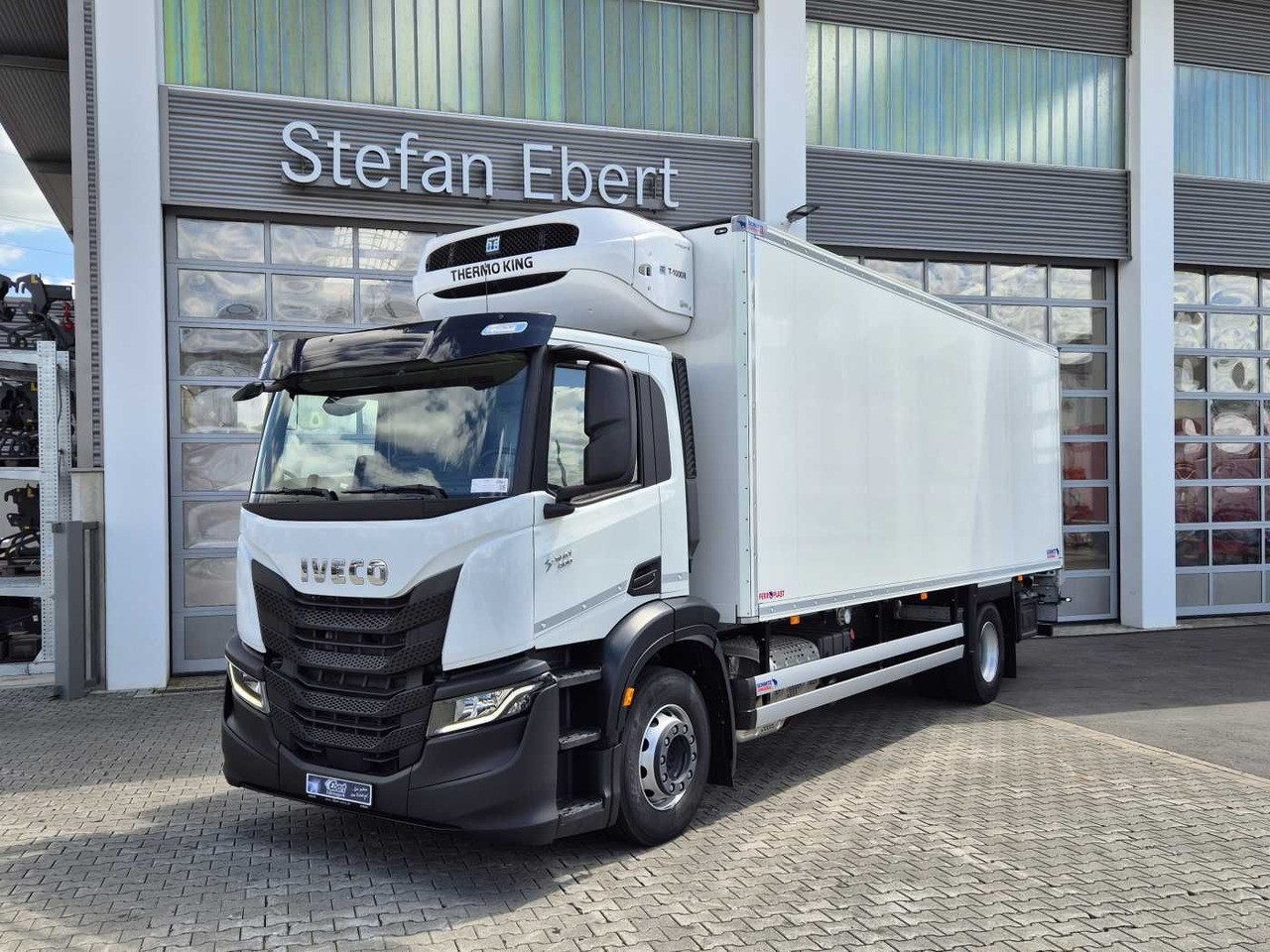 Iveco S-Way AD190S40/FP ThermoKing T-1000R LBW Tür AHK - Hűtős teherautó: 1 kép. Iveco S-Way AD190S40/FP ThermoKing T-1000R LBW Tür AHK - Hűtős teherautó: 1 kép.