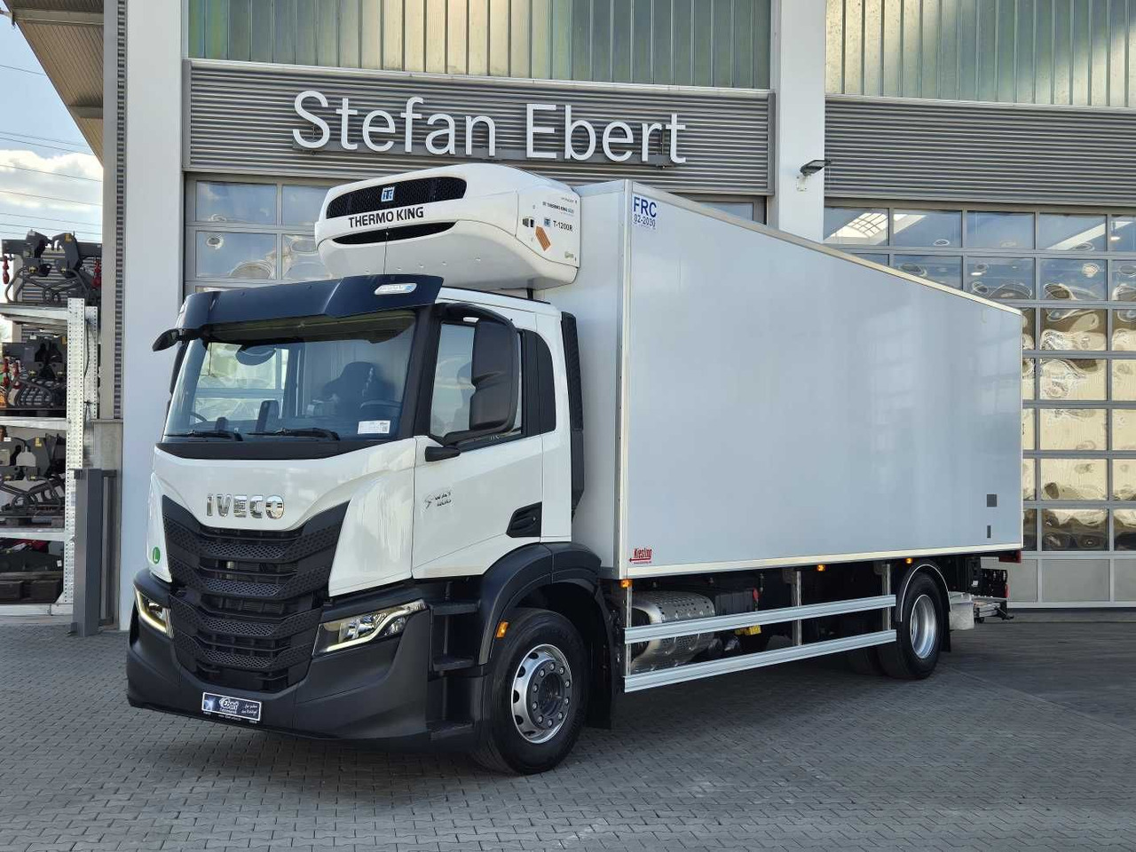 Iveco S-Way AD190S40/FP ThermoKing T-1200R LBW Tür AHK - Hűtős teherautó: 1 kép. Iveco S-Way AD190S40/FP ThermoKing T-1200R LBW Tür AHK - Hűtős teherautó: 1 kép.