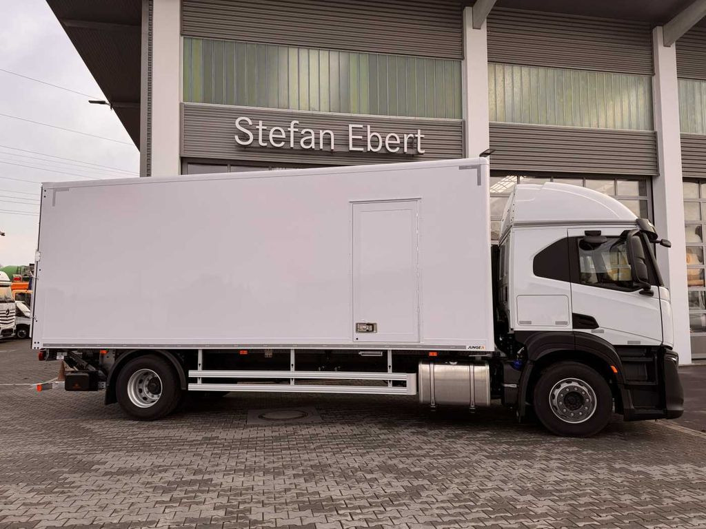 Iveco S-Way AT190S40/P LBW 2.000kg Tür Navi Bett - Dobozos felépítményű teherautó: 5 kép. Iveco S-Way AT190S40/P LBW 2.000kg Tür Navi Bett - Dobozos felépítményű teherautó: 5 kép.