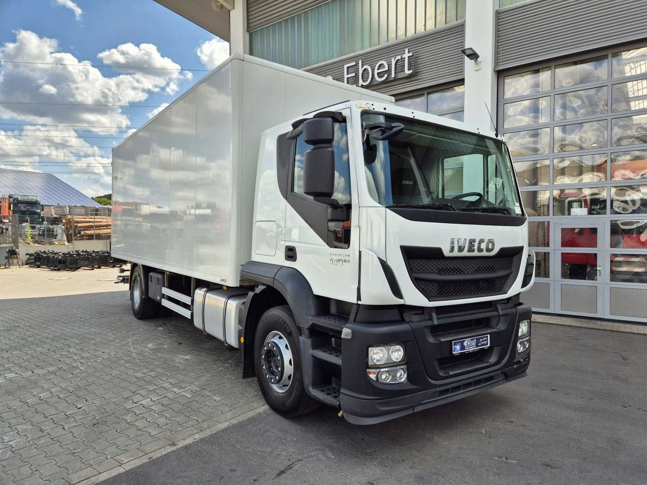 Iveco Stralis AT190S42/FP-D LBW Bär 1.500kg faltbar - Dobozos felépítményű teherautó: 3 kép. Iveco Stralis AT190S42/FP-D LBW Bär 1.500kg faltbar - Dobozos felépítményű teherautó: 3 kép.