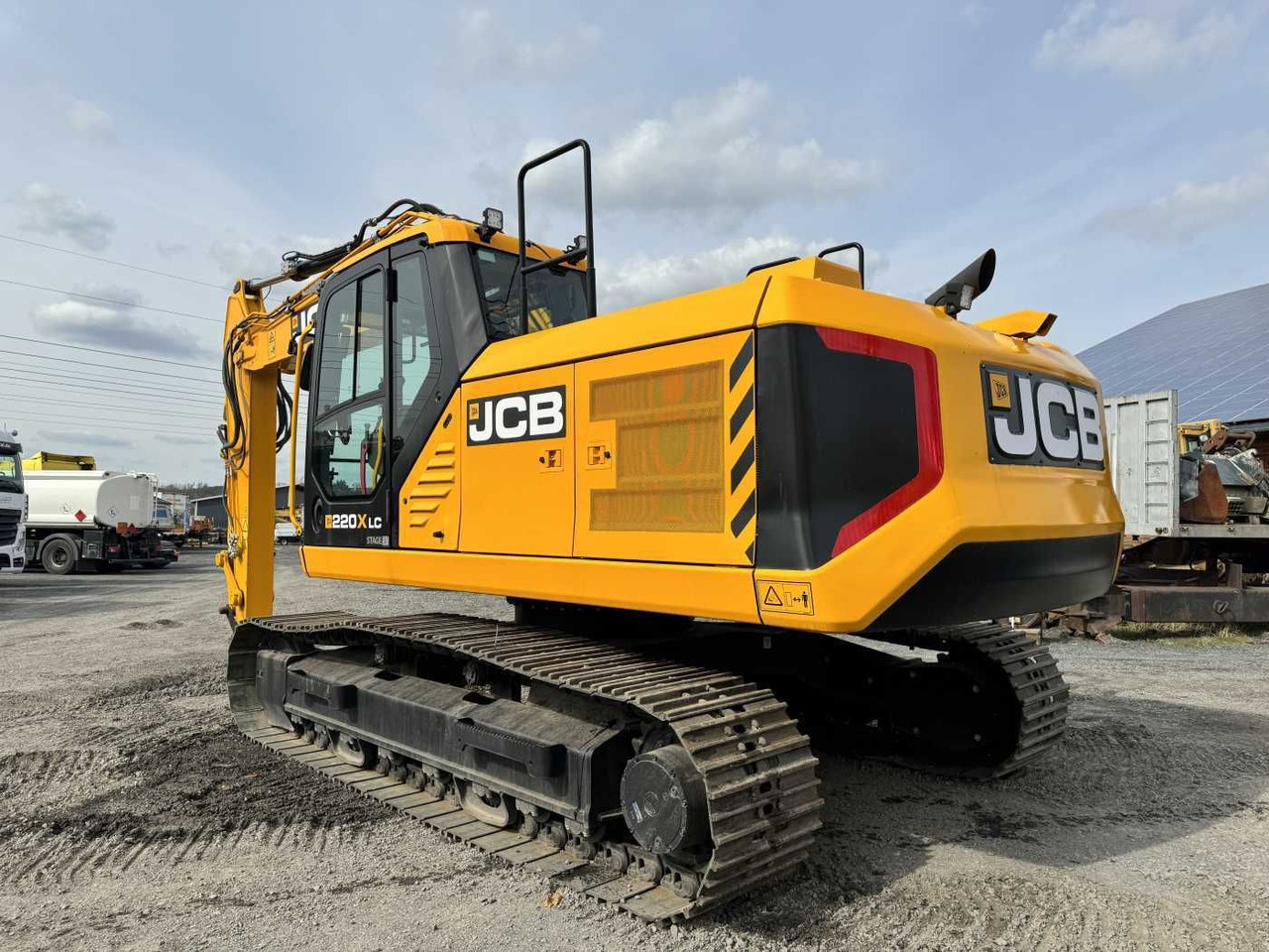 JCB 220X LC / DEMO / nur 70h / 2022 / X-Line PRO - Lánctalpas kotró: 3 kép. JCB 220X LC / DEMO / nur 70h / 2022 / X-Line PRO - Lánctalpas kotró: 3 kép.