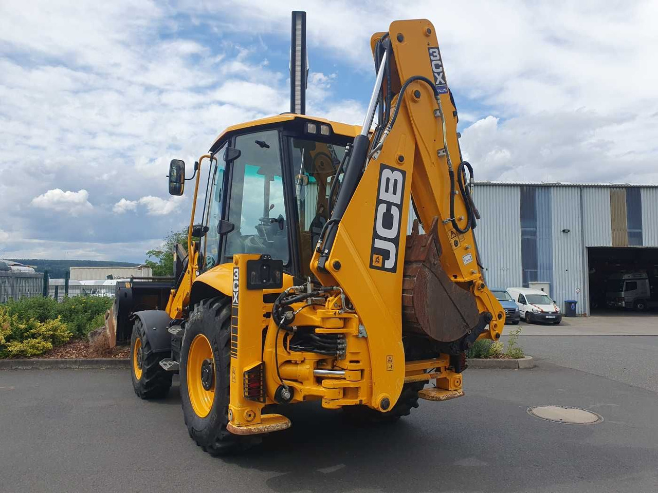 JCB 3CX / Gabel & 4in1 Schaufel / nur 1.561h / 2022 - Kotrórakodó: 3 kép. JCB 3CX / Gabel & 4in1 Schaufel / nur 1.561h / 2022 - Kotrórakodó: 3 kép.