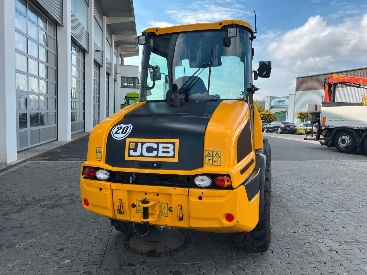 JCB 407 SV / nur 268h! / Klappschaufel & Gabel - Gumikerekes homlokrakodó: 4 kép. JCB 407 SV / nur 268h! / Klappschaufel & Gabel - Gumikerekes homlokrakodó: 4 kép.
