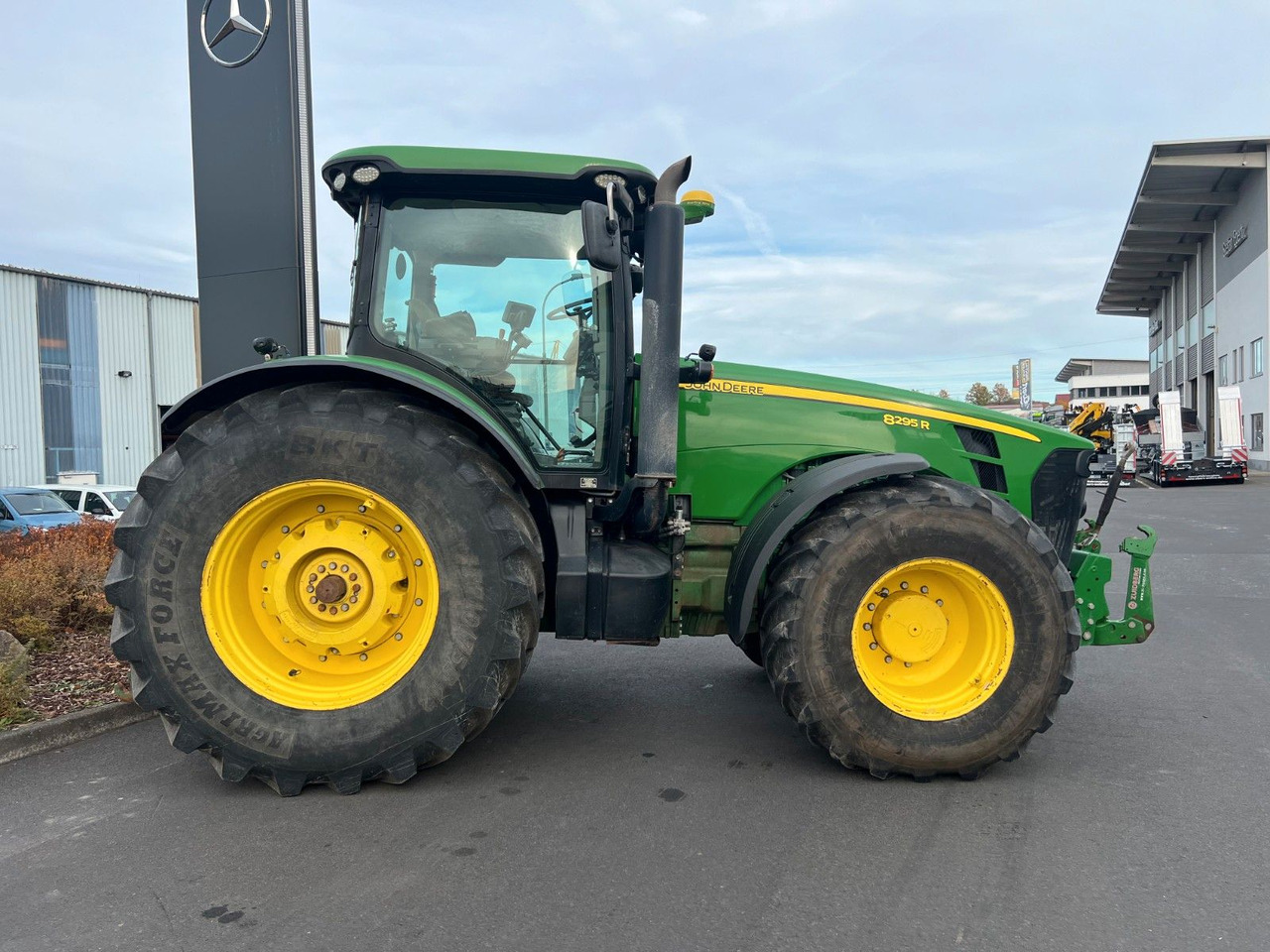 John Deere 8295 R / kein AdBlue / Rückfahreinrichtung - Traktor: 3 kép. John Deere 8295 R / kein AdBlue / Rückfahreinrichtung - Traktor: 3 kép.