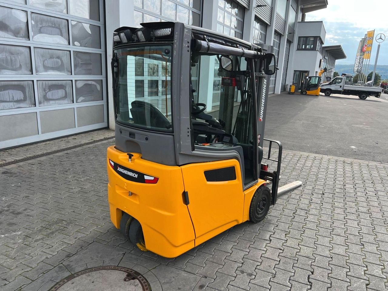 Jungheinrich EFG 215 / Triplex: 4.25m! / SS / 1.573h / 2024 - Elektromos targonca: 4 kép. Jungheinrich EFG 215 / Triplex: 4.25m! / SS / 1.573h / 2024 - Elektromos targonca: 4 kép.
