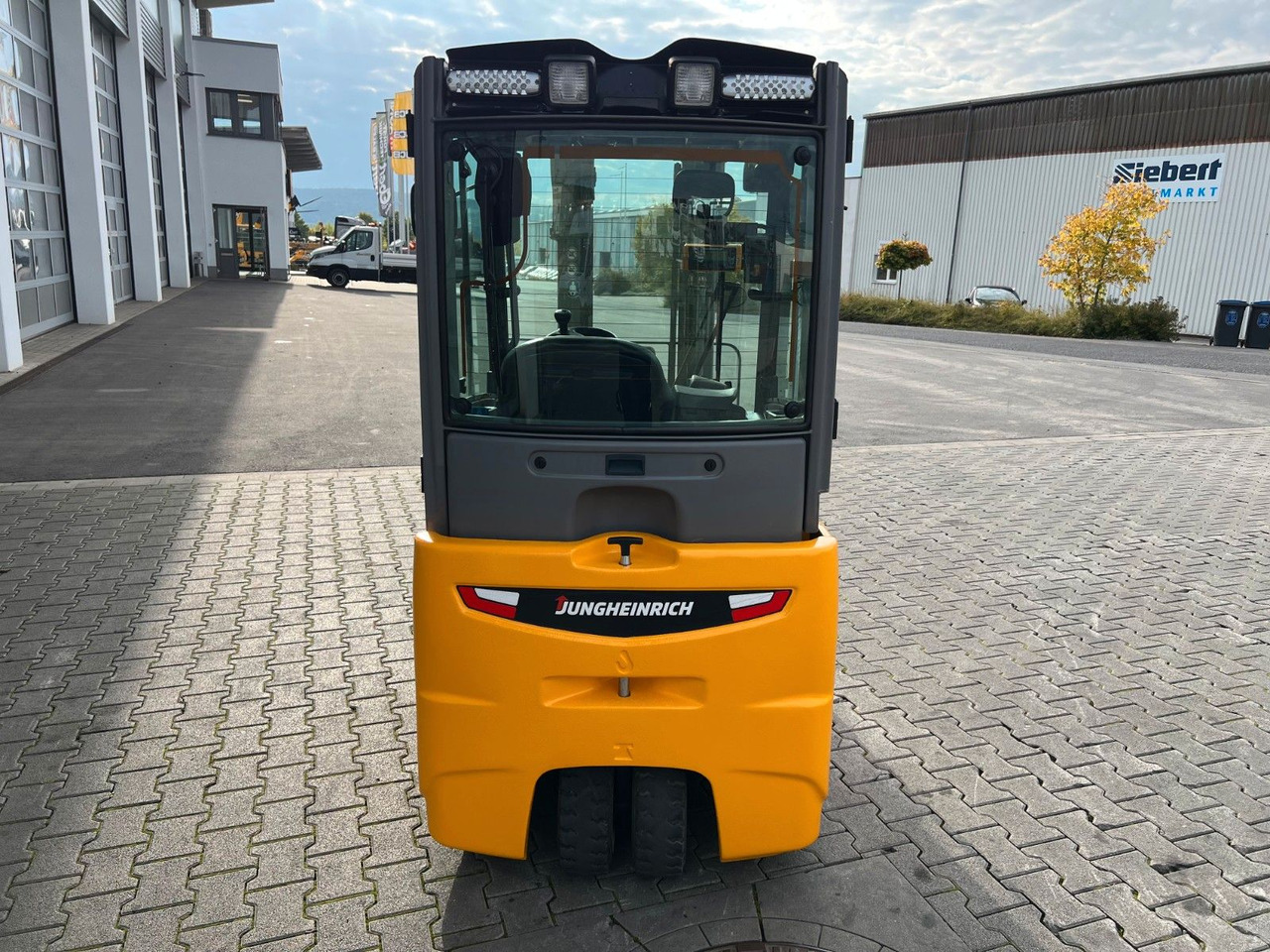 Jungheinrich EFG 215 / Triplex: 4.25m! / SS / 4.029h - Elektromos targonca: 5 kép. Jungheinrich EFG 215 / Triplex: 4.25m! / SS / 4.029h - Elektromos targonca: 5 kép.