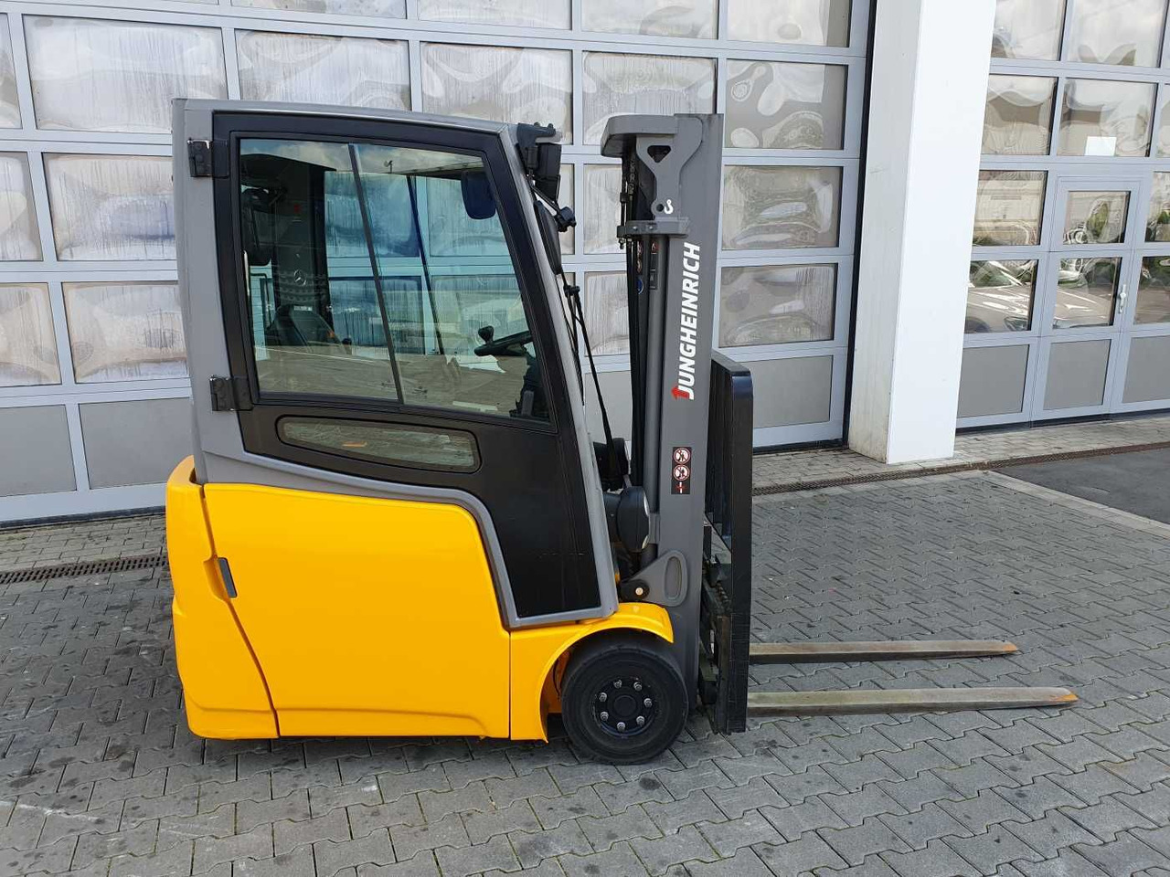 Jungheinrich EFG 215 / Triplex: 4.25m! / SS / 4.166h / 2024 - Elektromos targonca: 3 kép. Jungheinrich EFG 215 / Triplex: 4.25m! / SS / 4.166h / 2024 - Elektromos targonca: 3 kép.