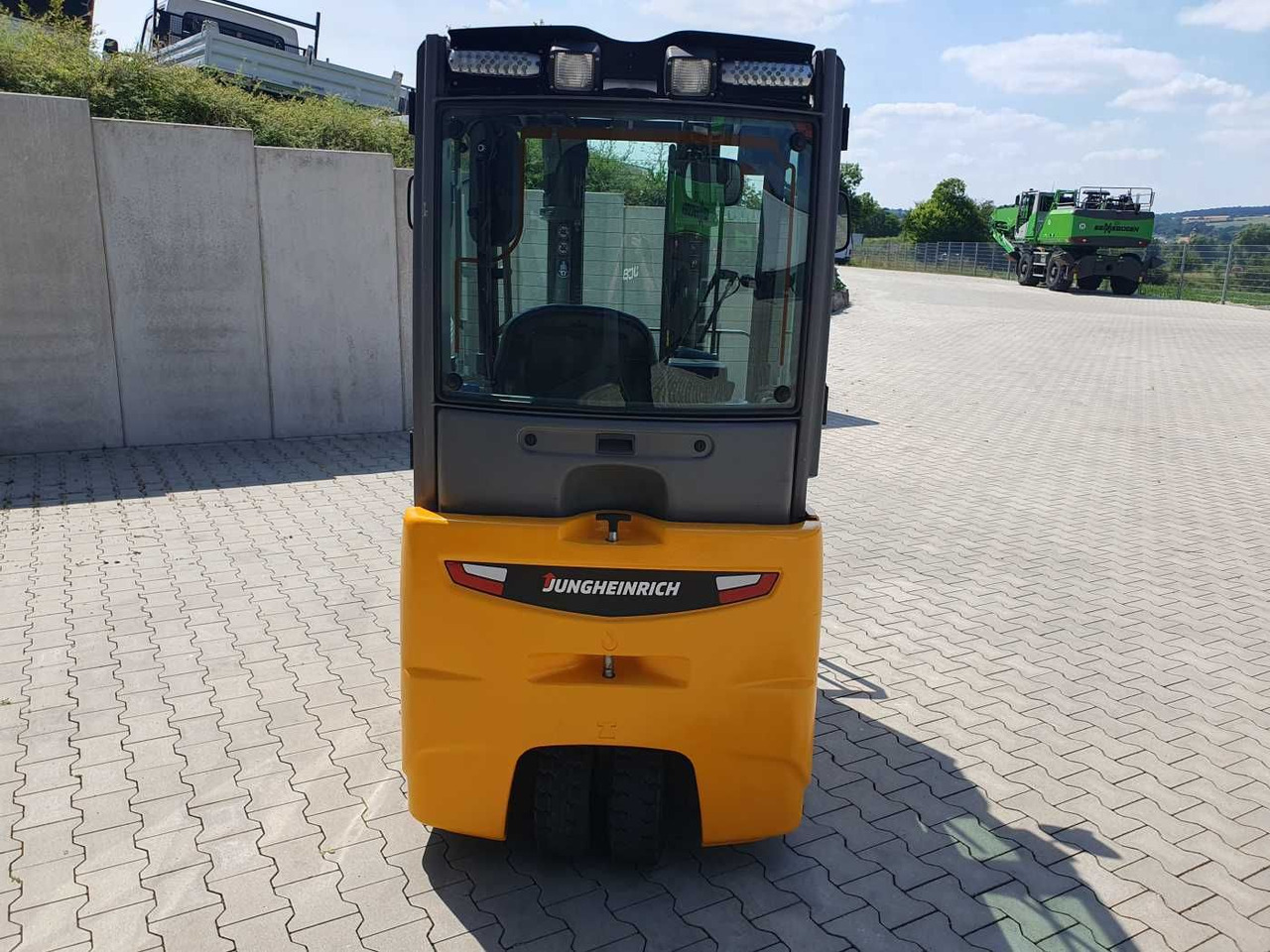 Jungheinrich EFG 215 / Triplex: 4.25m! / SS / 4.166h / 2024 - Elektromos targonca: 5 kép. Jungheinrich EFG 215 / Triplex: 4.25m! / SS / 4.166h / 2024 - Elektromos targonca: 5 kép.