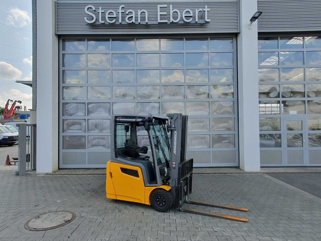 Jungheinrich EFG 215 / Triplex: 4.25m! / SS / nur 2.184h! - Elektromos targonca: 1 kép. Jungheinrich EFG 215 / Triplex: 4.25m! / SS / nur 2.184h! - Elektromos targonca: 1 kép.