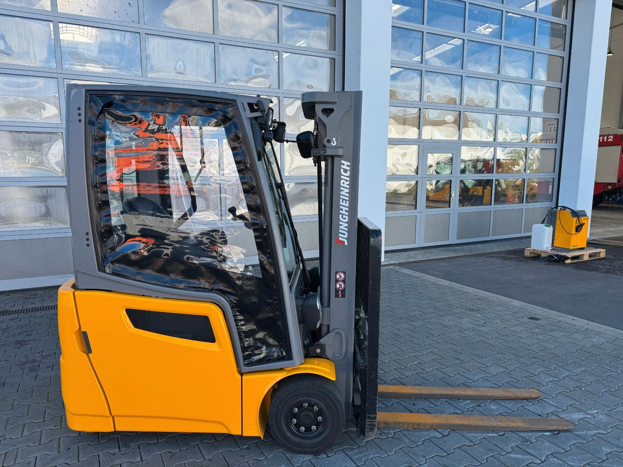 Jungheinrich EFG 215 / Triplex: 4.25m! / SS / nur 2.865h! - Elektromos targonca: 2 kép. Jungheinrich EFG 215 / Triplex: 4.25m! / SS / nur 2.865h! - Elektromos targonca: 2 kép.