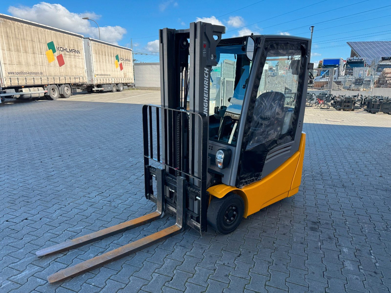 Jungheinrich EFG 215 / Triplex: 4.25m! / SS / nur 2.865h! - Elektromos targonca: 5 kép. Jungheinrich EFG 215 / Triplex: 4.25m! / SS / nur 2.865h! - Elektromos targonca: 5 kép.