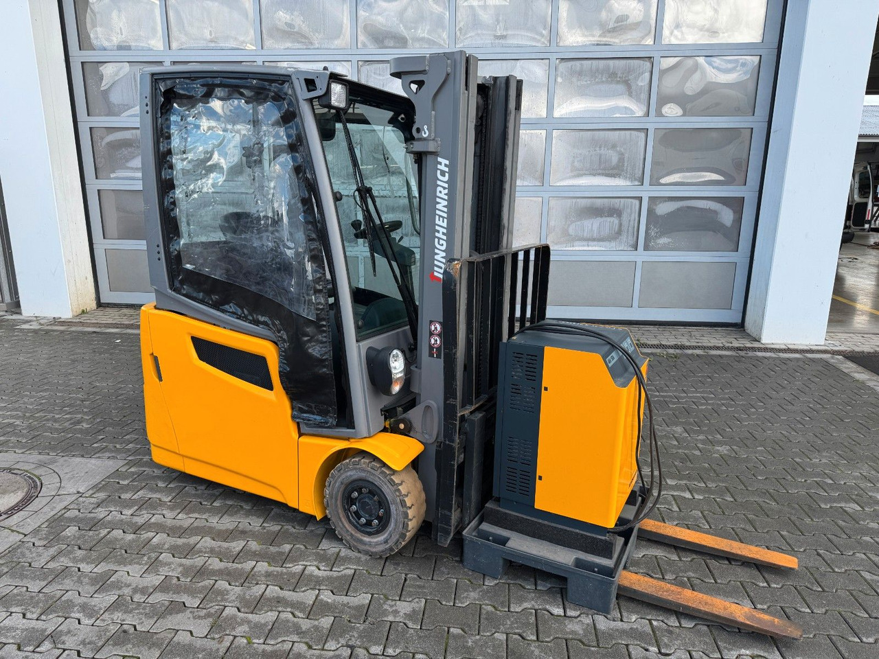 Jungheinrich EFG 215 / Triplex: 4.25m! / SS / nur 3.092h! - Elektromos targonca: 3 kép. Jungheinrich EFG 215 / Triplex: 4.25m! / SS / nur 3.092h! - Elektromos targonca: 3 kép.
