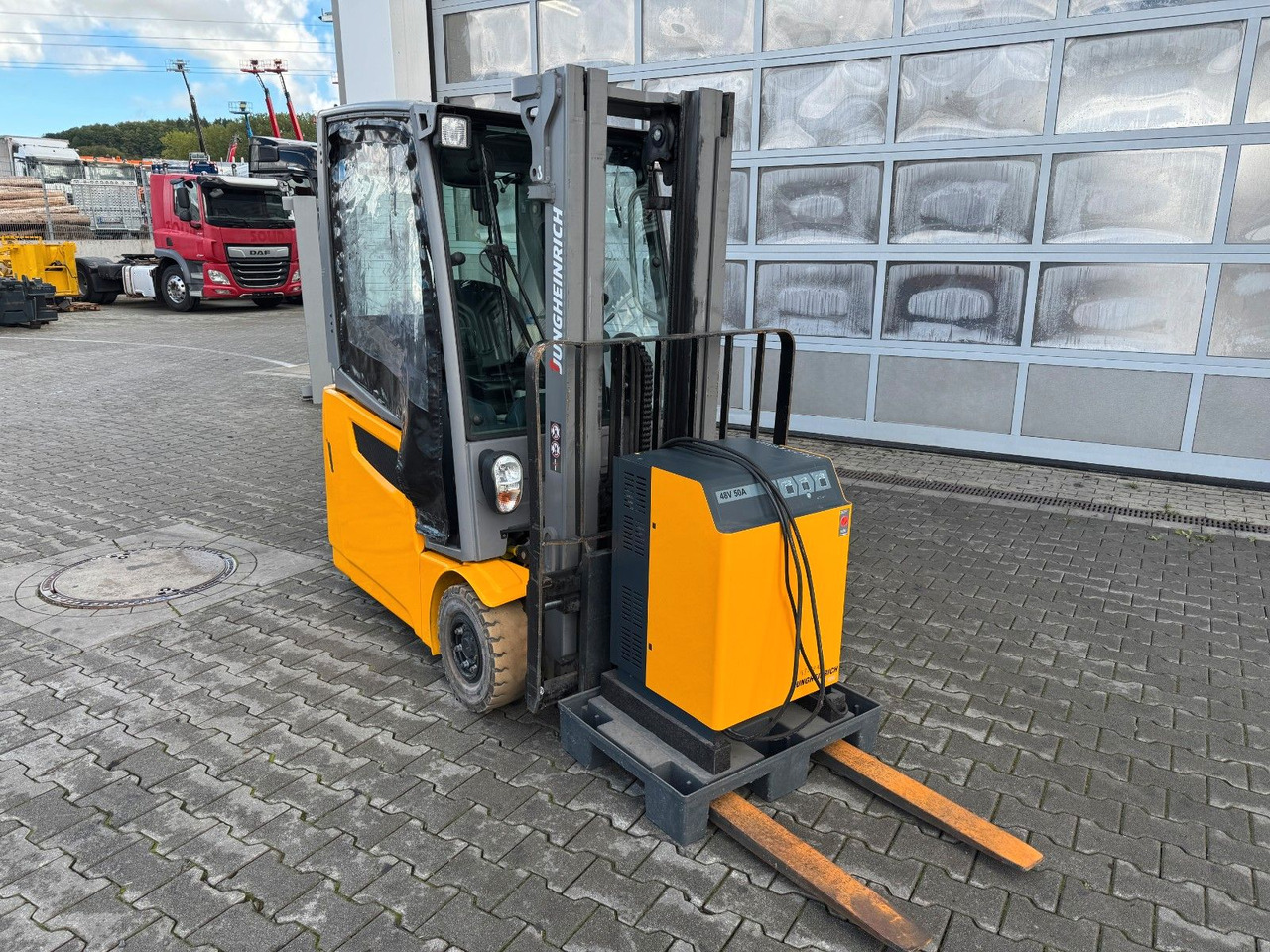 Jungheinrich EFG 215 / Triplex: 4.25m! / SS / nur 3.092h! - Elektromos targonca: 4 kép. Jungheinrich EFG 215 / Triplex: 4.25m! / SS / nur 3.092h! - Elektromos targonca: 4 kép.