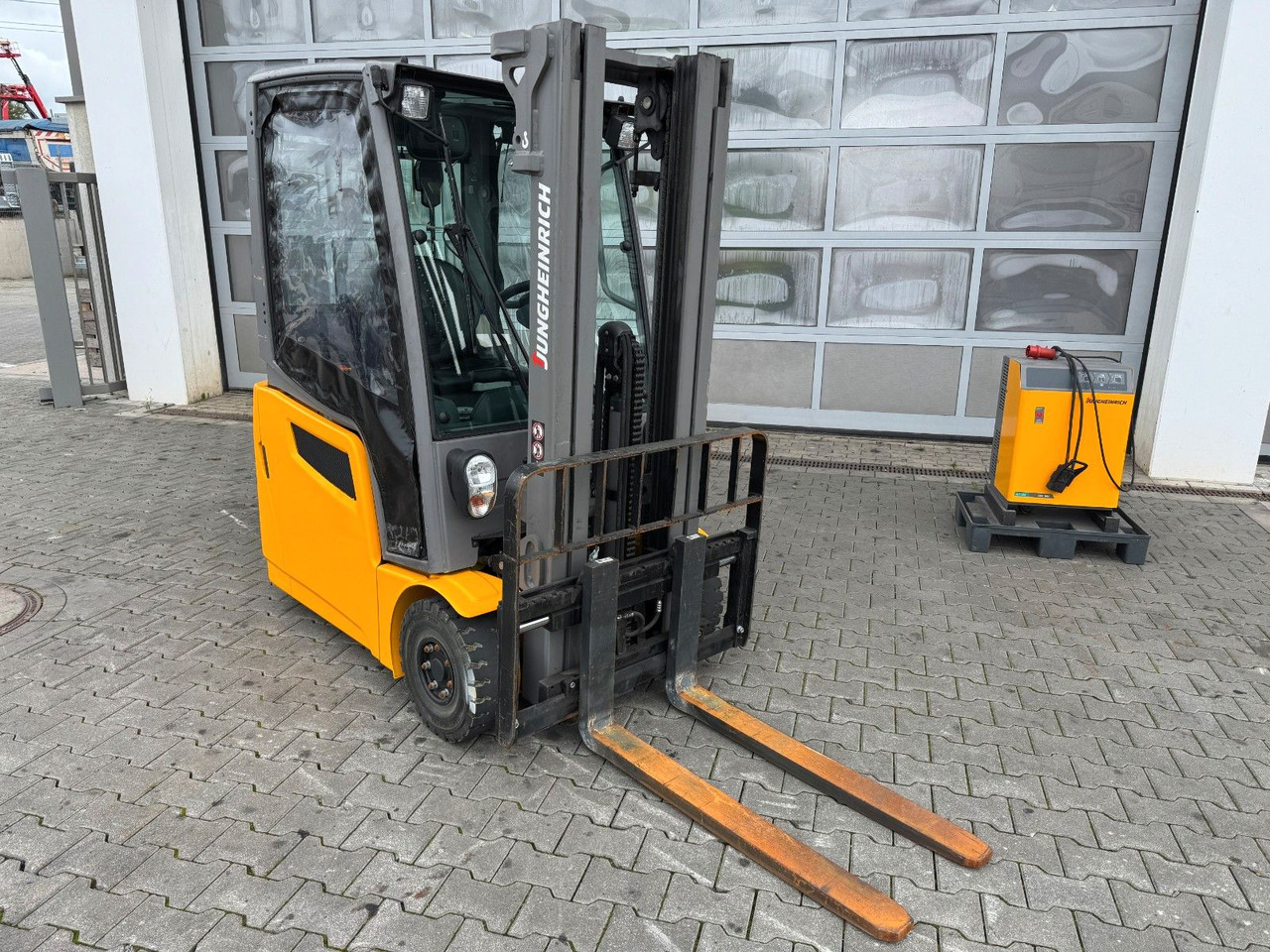 Jungheinrich EFG 215 / Triplex: 4.25m! / SS / nur 3.298h! - Elektromos targonca: 3 kép. Jungheinrich EFG 215 / Triplex: 4.25m! / SS / nur 3.298h! - Elektromos targonca: 3 kép.