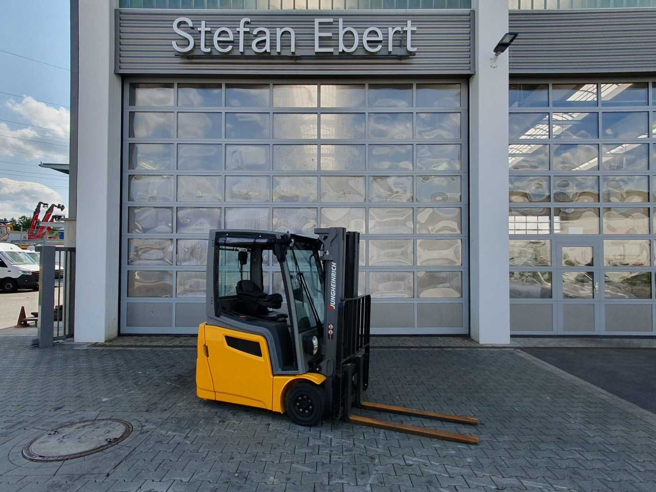 Jungheinrich EFG 215 / Triplex: 4.25m! / SS / nur 3.488h! - Elektromos targonca: 1 kép. Jungheinrich EFG 215 / Triplex: 4.25m! / SS / nur 3.488h! - Elektromos targonca: 1 kép.