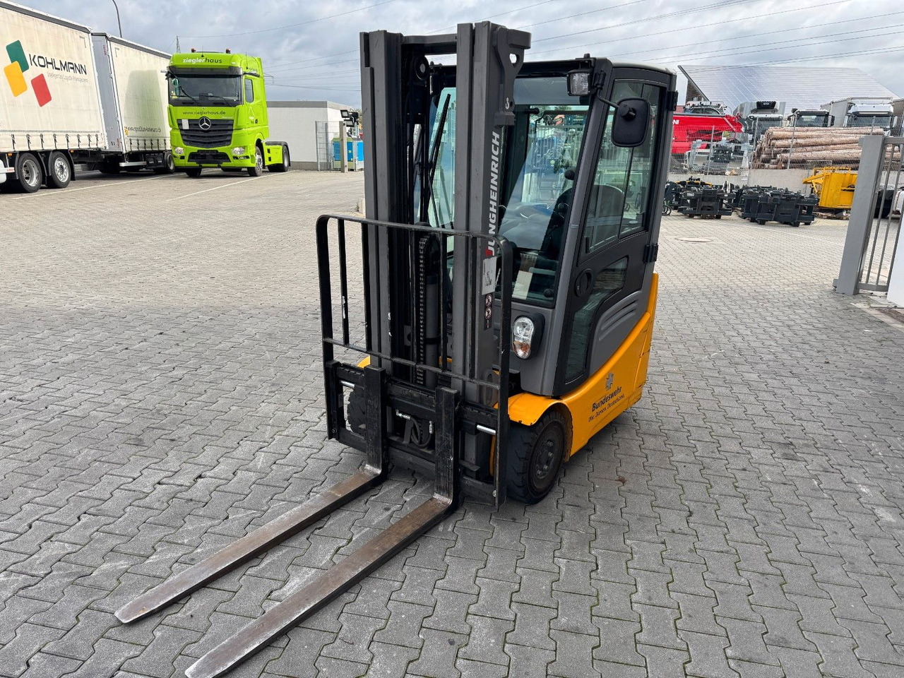 Jungheinrich EFG 215 / Triplex: 4.25m! / SS / nur 716h! - Elektromos targonca: 5 kép. Jungheinrich EFG 215 / Triplex: 4.25m! / SS / nur 716h! - Elektromos targonca: 5 kép.