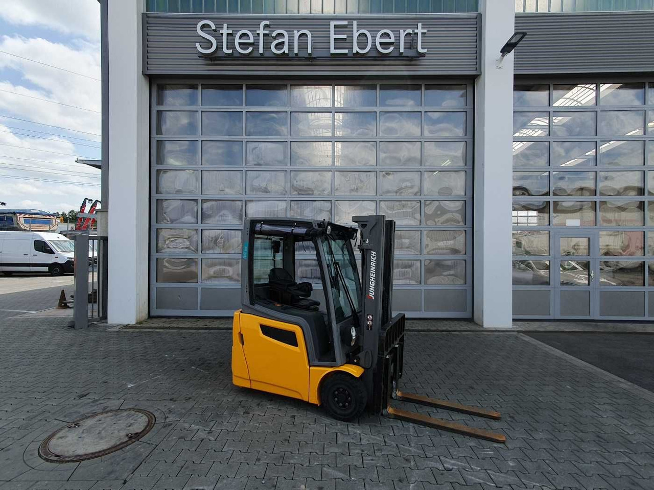 Jungheinrich EFG 215 / Triplex: 4.25m! / nur 3.439h! / 2022 - Elektromos targonca: 1 kép. Jungheinrich EFG 215 / Triplex: 4.25m! / nur 3.439h! / 2022 - Elektromos targonca: 1 kép.