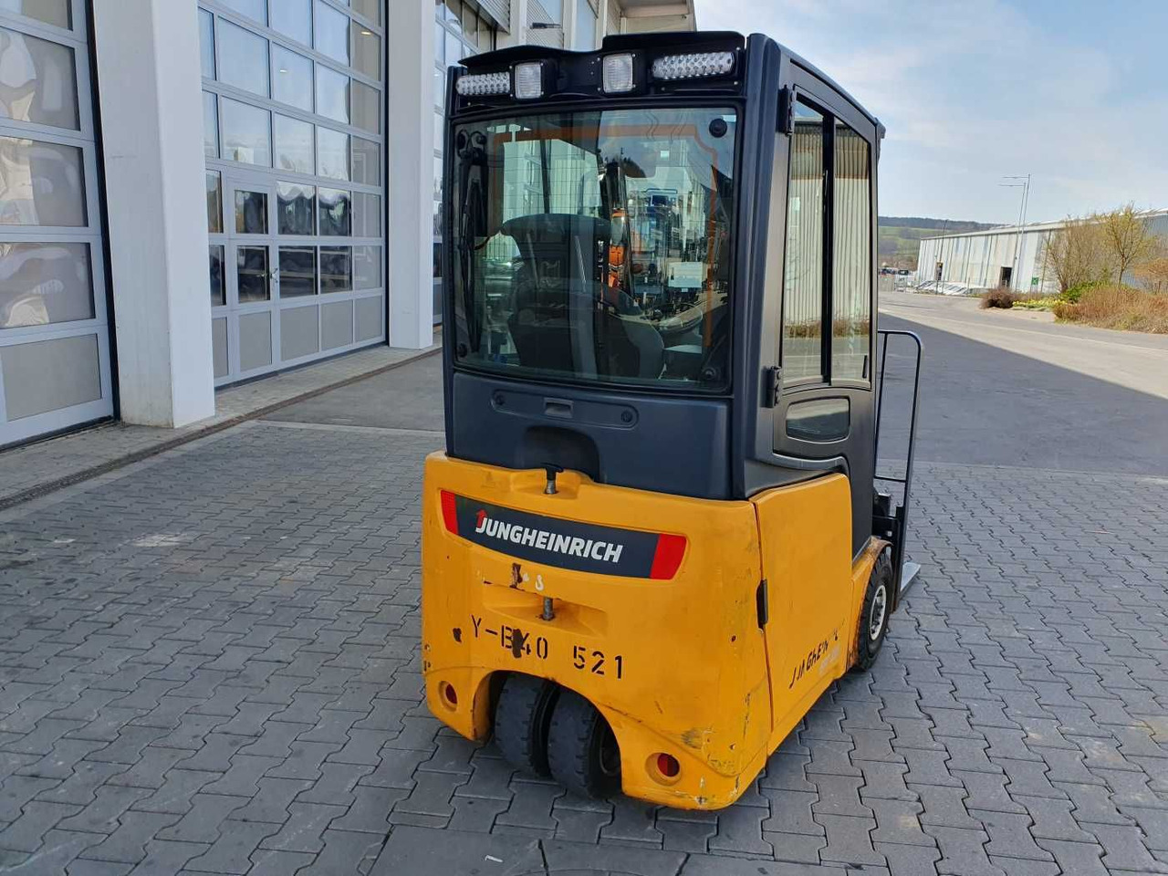 Jungheinrich EFG 215 / Triplex: 4.35m! / SS / nur 2.054h! - Elektromos targonca: 4 kép. Jungheinrich EFG 215 / Triplex: 4.35m! / SS / nur 2.054h! - Elektromos targonca: 4 kép.