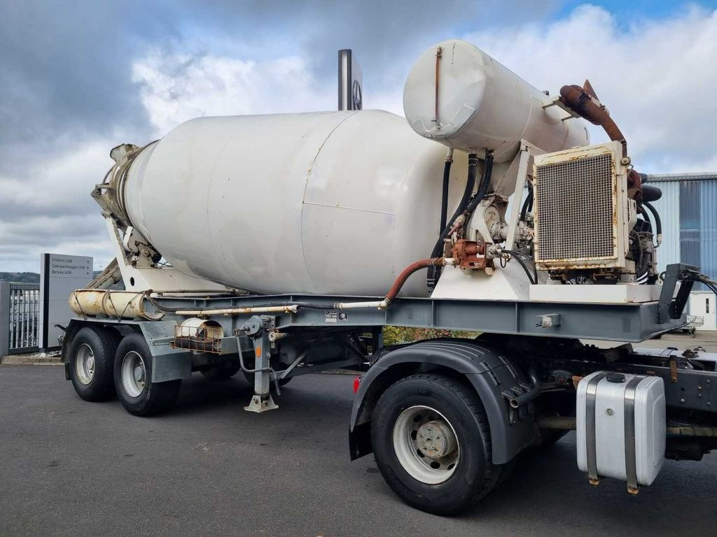 KWB P-382-STI Betonmischer Motor SAF-Achsen Lift - Betonkeverő félpótkocsi: 5 kép. KWB P-382-STI Betonmischer Motor SAF-Achsen Lift - Betonkeverő félpótkocsi: 5 kép.