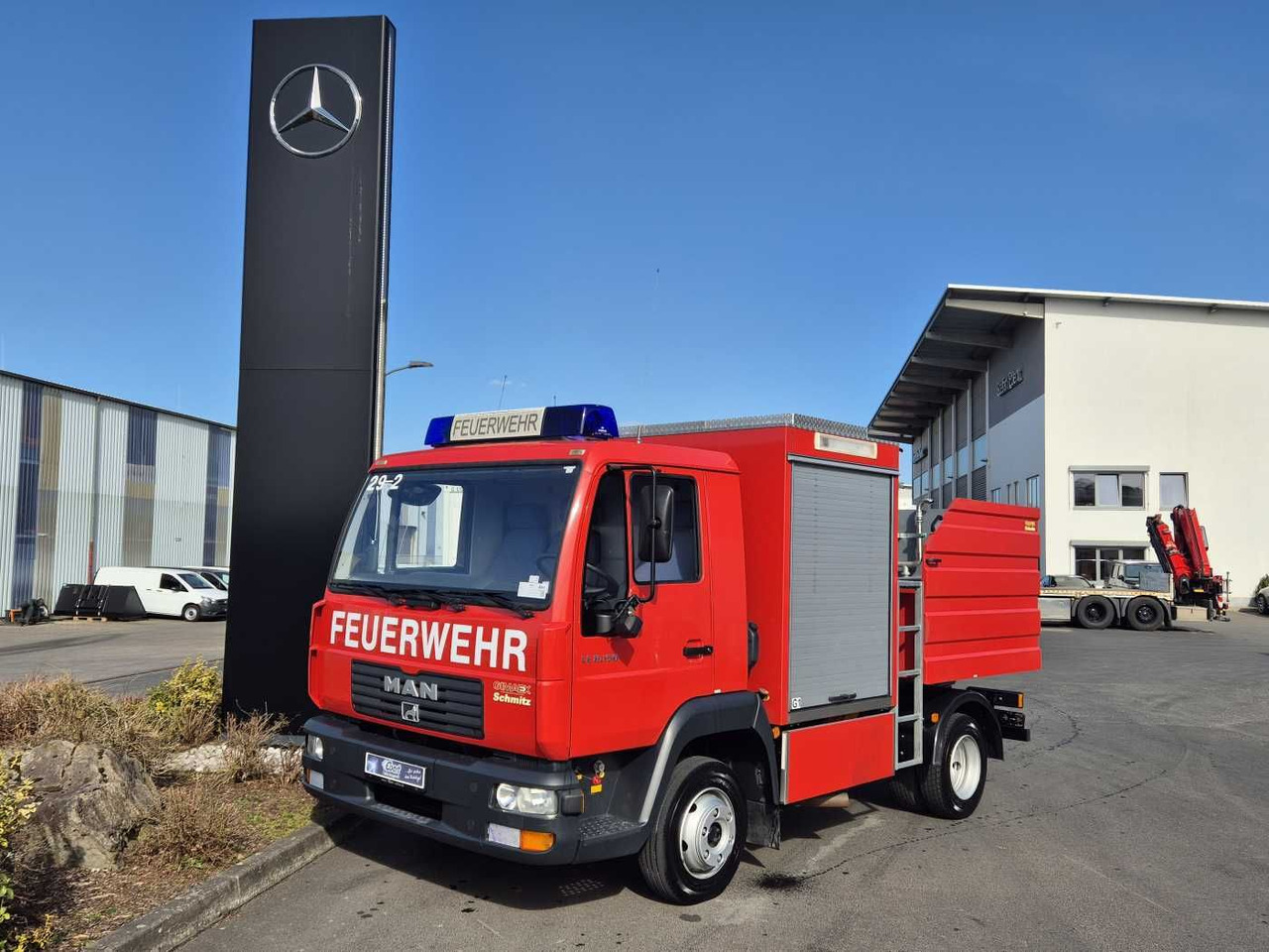 MAN LE 8.150 Schaumlöschfahrzeug Schmitz SLF25/25 - Kisteherautó: 1 kép. MAN LE 8.150 Schaumlöschfahrzeug Schmitz SLF25/25 - Kisteherautó: 1 kép.