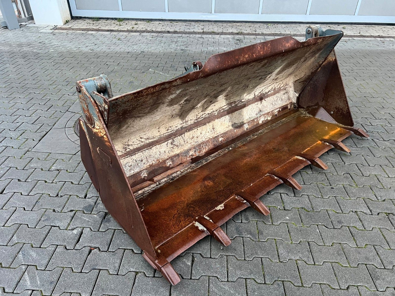 Klappschaufel / Zettelmeyer / Volvo CAT JCB - Rakodókanál: 2 kép. Klappschaufel / Zettelmeyer / Volvo CAT JCB - Rakodókanál: 2 kép.